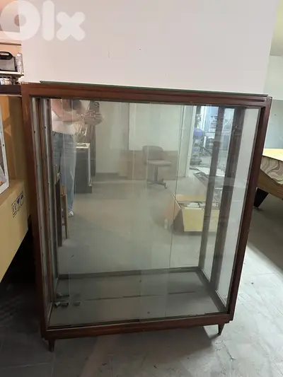 Glass stand, shelves are included