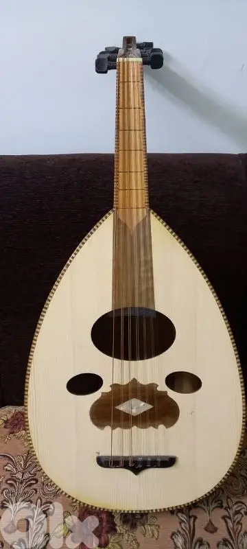 عود صناعة حلبية عالي الجودة