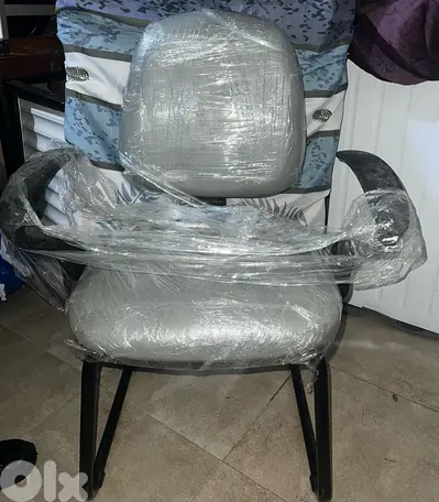 * Office chair بحالة جديدة، جاهز للاستعمال