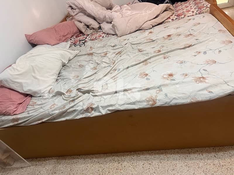 2 beds for sale 1
