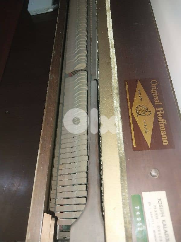 antique piano 1