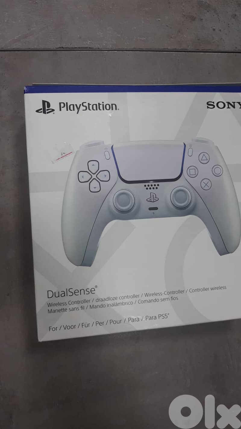 PS5 Slim 1TB European Disk Edition / Like New / 2 Original Controllers 5