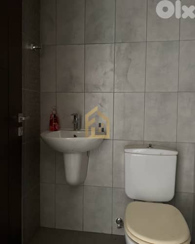Apartment for rent in Furn El Chebbak JS247 شقة للإيجار في فرن الشباك
