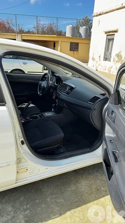 Mitsubishi Lancer 2015 ex gls 1.6 L