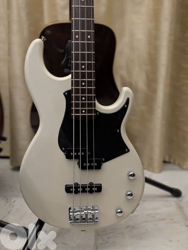 Yamaha bass 1