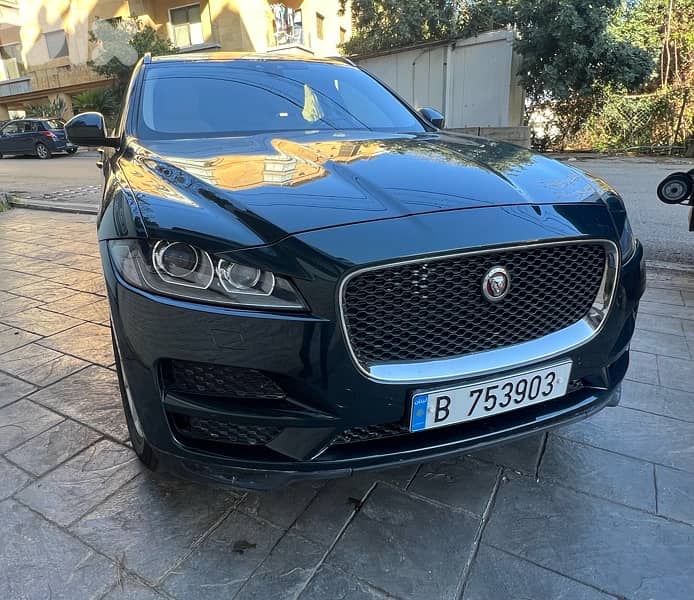 Jaguar F-Pace 2017 0