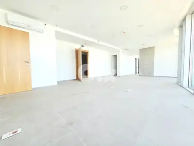 RAO26-5066 Office 240m for rent in Sin l Fil, $ 2,500 cash