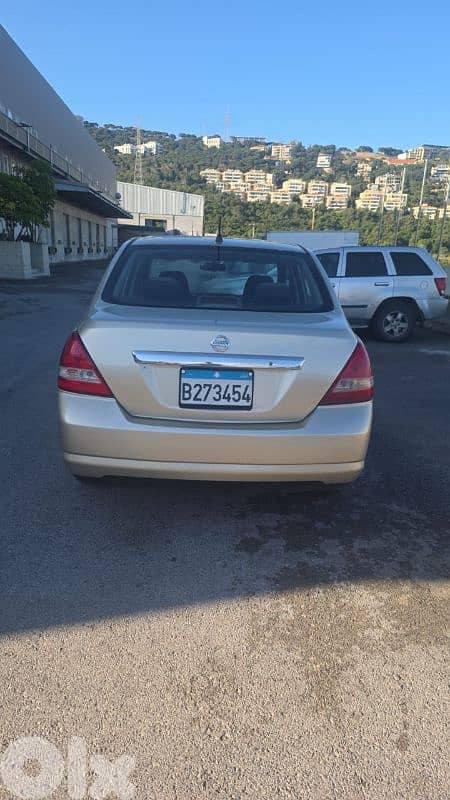 Nissan Tiida 2010 0