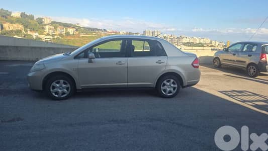 Nissan Tiida 2010