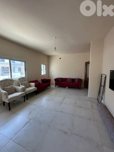 Apartment for sale in Semqanieh Chouf شقة للبيع في السمقانية الشوف