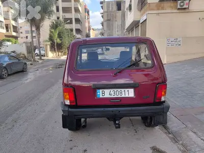 لادا نيفا 2002