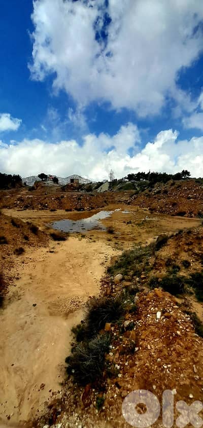 Land for sale in Mayroubaعقار للبيع في ميروبا