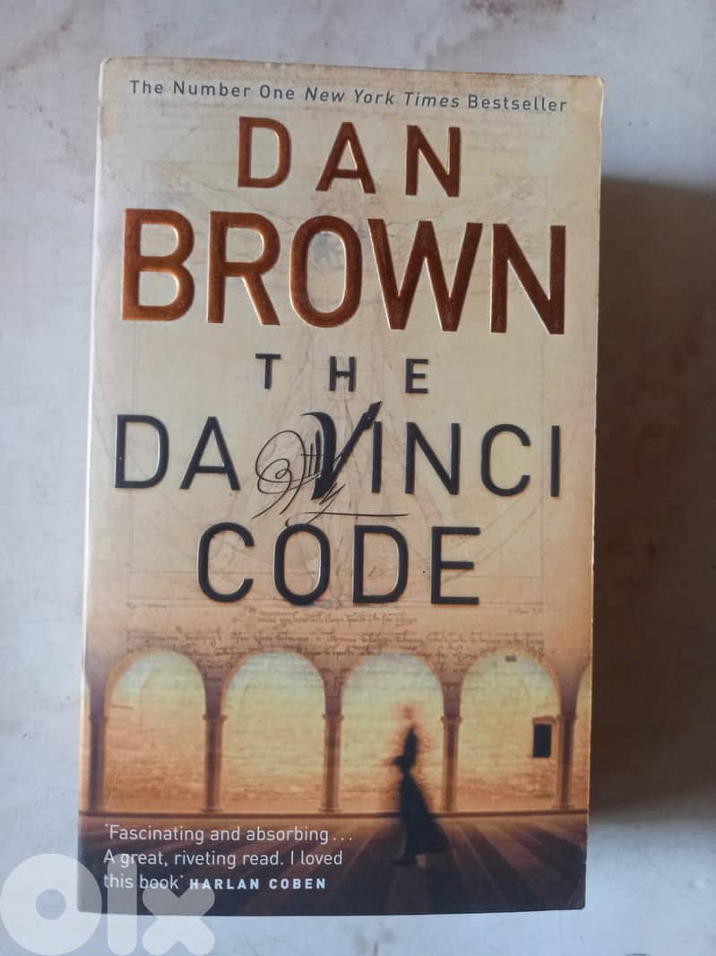 The Da Vinci Code book by Dan Brown 0