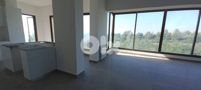 L08699 - A Deluxe Apartment for Rent in Adma with Garden and Sea View