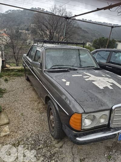 Mercedes-Benz 230 model 1981      مرسيدس ٢٣٠ موديل ١٩٨١