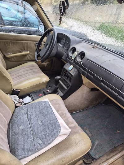 Mercedes-Benz 230 model 1981      مرسيدس ٢٣٠ موديل ١٩٨١