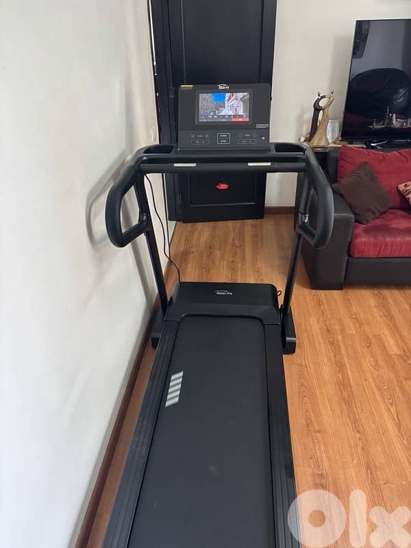 POWERFIT MOTORIZED TREADMILL WITH ANDROID TV / WIFI 2.5 HP DC MOTOR 4