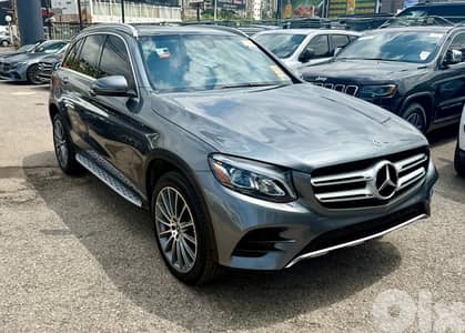 Mercedes-Benz GLC300 4matic AMG Clean Carfax  2018
