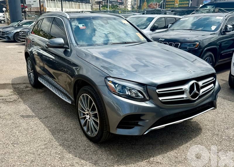 Mercedes-Benz GLC300 4matic AMG Clean Carfax  2018 0