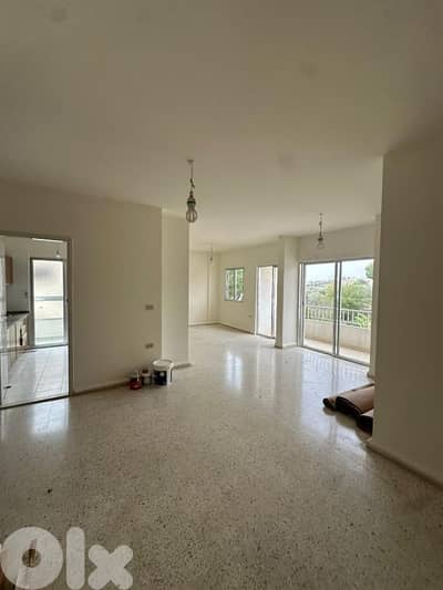 Apartment for sale in Amchit 115m² ONLY for 80K في عمشيت Apartment for sale in Amchit 115m² ONLY for 80K في عمشيت