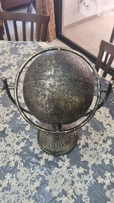 rare exclusive Dutch country field globe