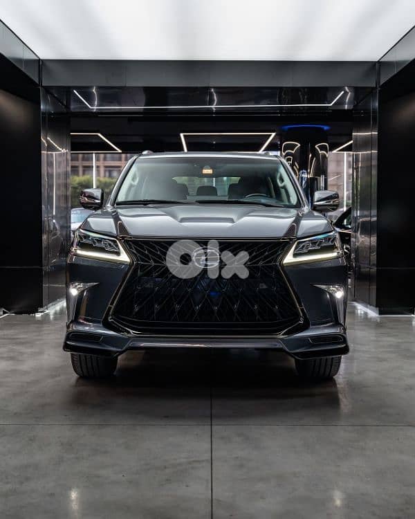Lexus LX-570 2017 0