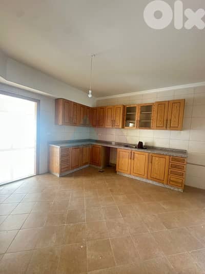 250m2 apartment+Spacious Terrace 4rent in Verdun - Beirut - فردان