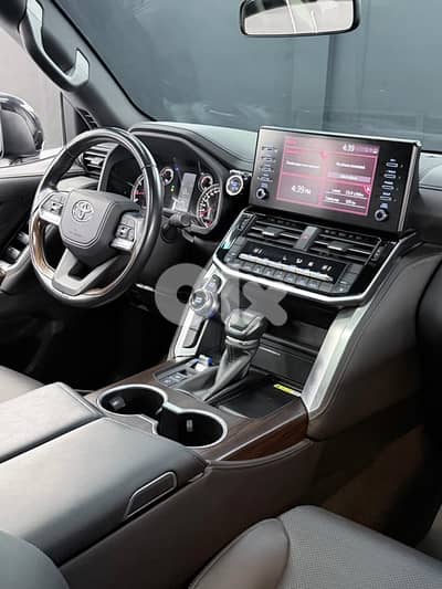 Toyota Land Cruiser 2023