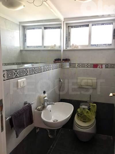 Apartment For Rent in Ras El Nabeh شقة مع تراس للايجار في راس النبع