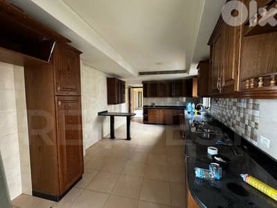 Apartment For Rent in Ain El Mraiseh شقة للايجار في عين المريسة