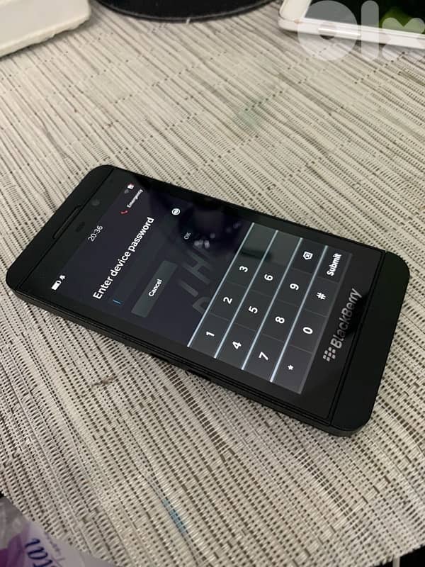 Blackberry Porsche Design P9981 7