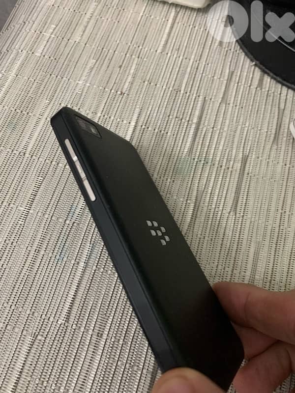 Blackberry Porsche Design P9981 13