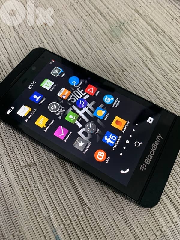 Blackberry Porsche Design P9981 18