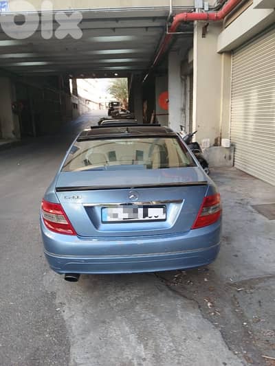 Mercedes-Benz C-Class 2011