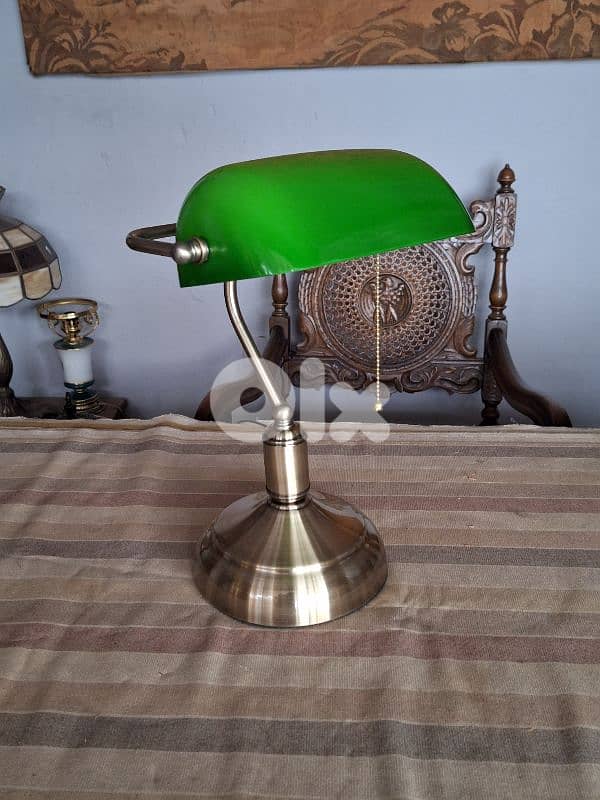 bankers opaline lamp 2