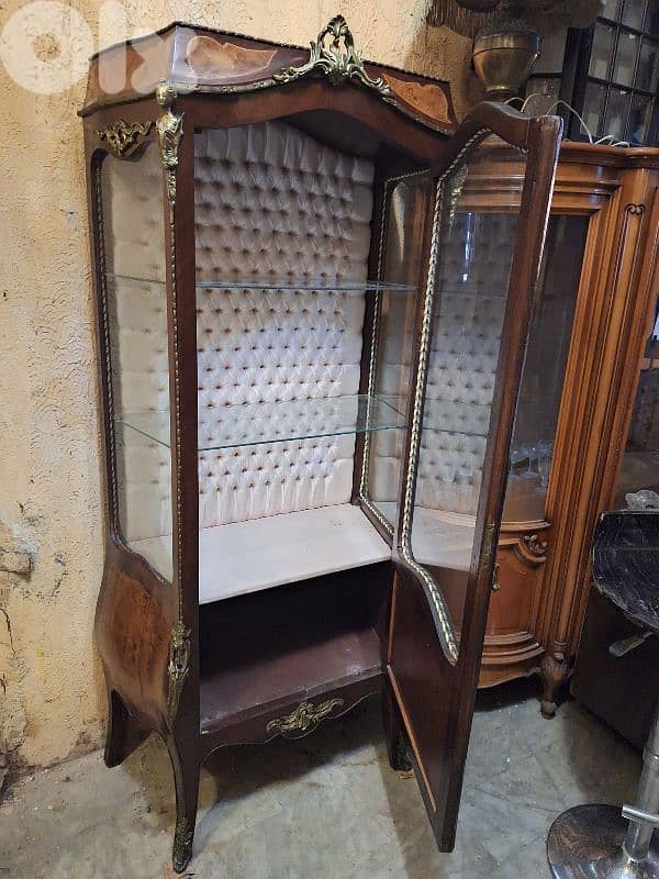 italian andtique showcase 1