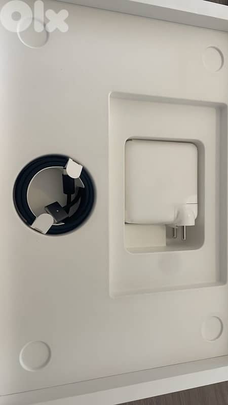 ape macbook max m4 0
