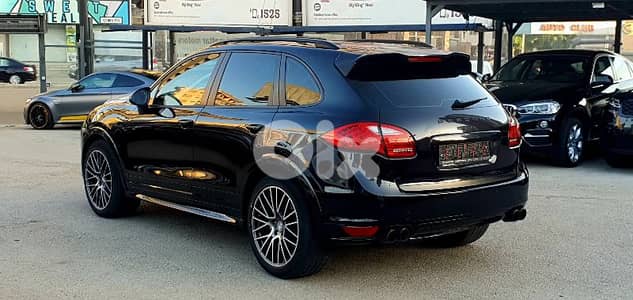 Porsche Cayenne GTS Package 2011 Low mileage