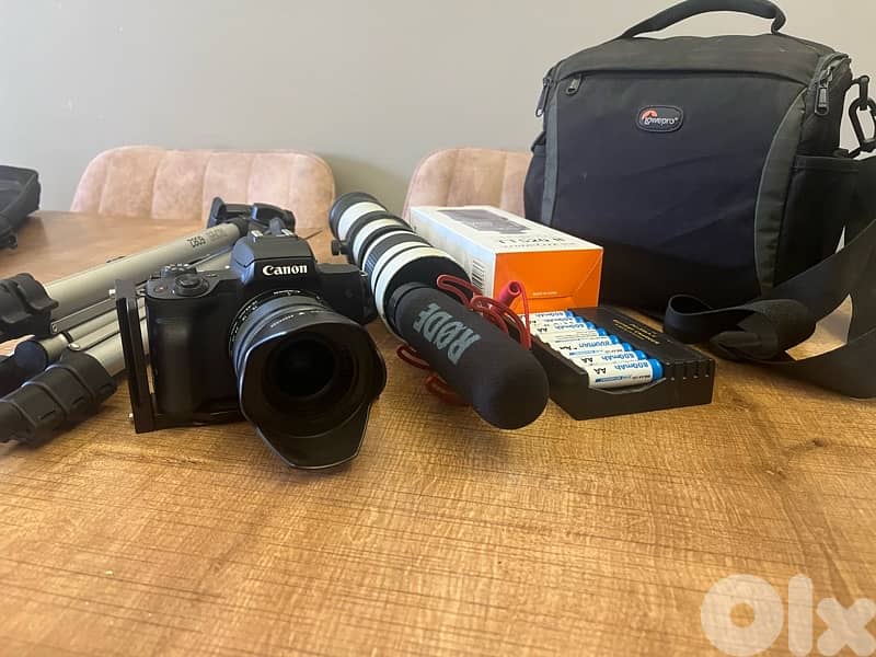 كاميرا canon m50 with all accessories 1