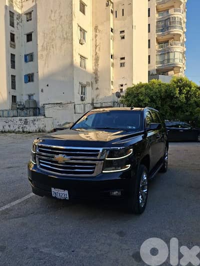 Chevrolet Tahoe 2018 4x4 FULL BLACK CLEAN