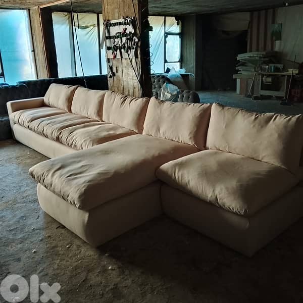 comfy sitting room couche 1
