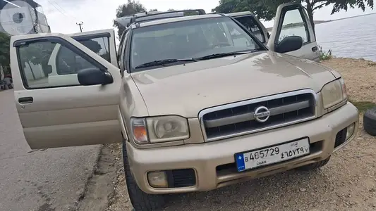 Nissan Pathfinder 1999