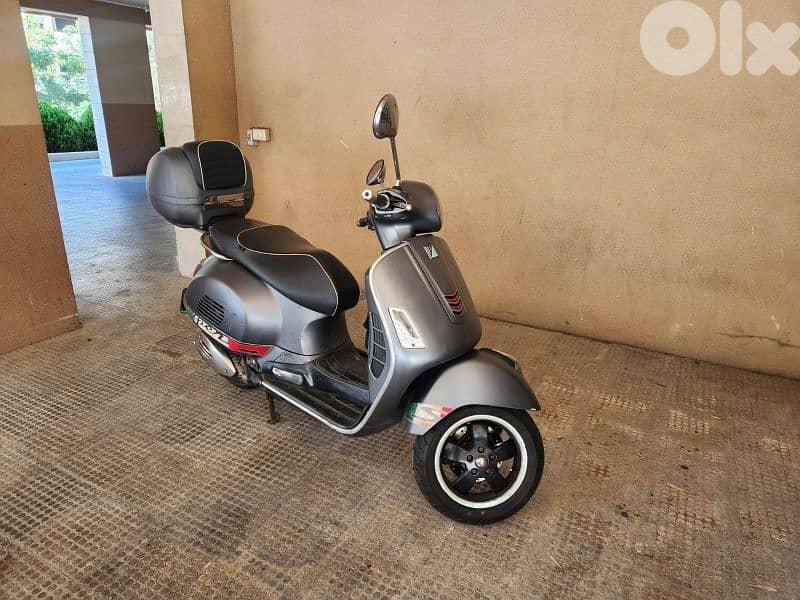 vespa gts super 300cc 1