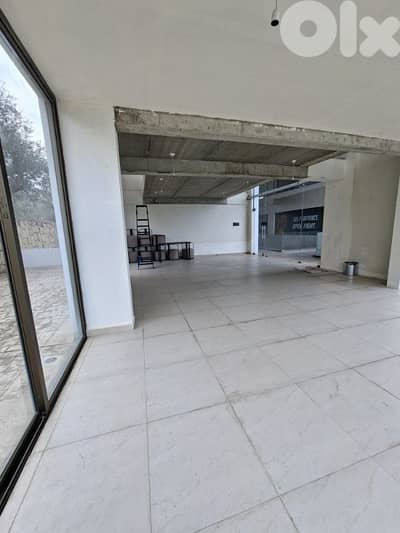 Shop for rent in Amchit 142m² ONLY for 1000$ per month في عمشيت
