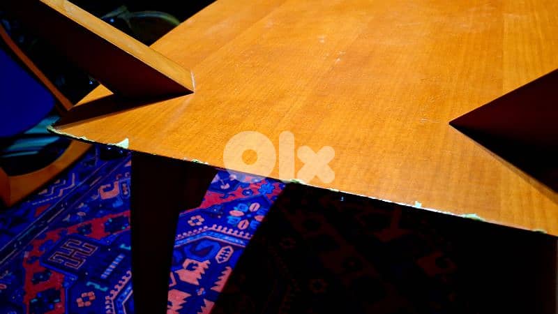 Dining table with free chairs 4