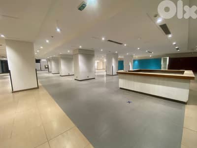 Spacious Showroom for Rent Near Habtoor Hotel Spacious Showroom for Rent Near Habtoor Hotel