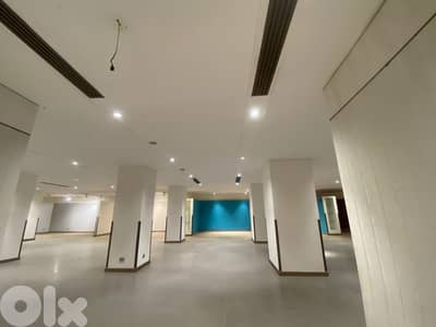 Spacious Showroom for Rent Near Habtoor Hotel Spacious Showroom for Rent Near Habtoor Hotel