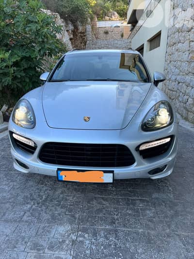 Porsche Cayenne 2013 GTS under Warranty
