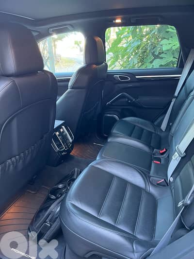 Porsche Cayenne 2013 GTS under Warranty