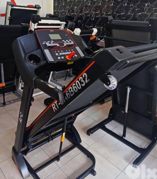 3.25HP motor power RAC Treadmill with automatic incline 1